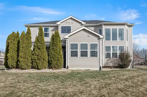 Exterior - 231 Oakhurst Cir, O'fallon, MO 63368 photo 8 of 9
