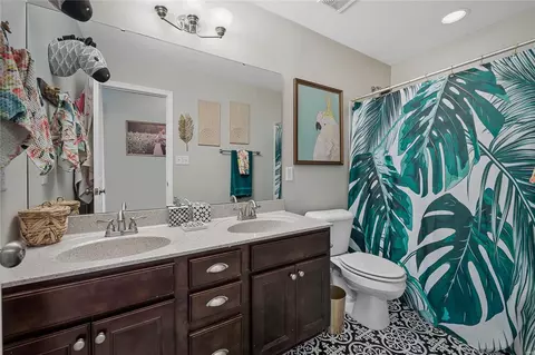 Bath - 231 Oakhurst Cir, O'fallon, MO 63368 photo 6 of 7