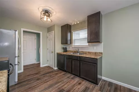 Kitchen - 102 Marigold Mdws, O'fallon, MO 63368 photo 3 of 3