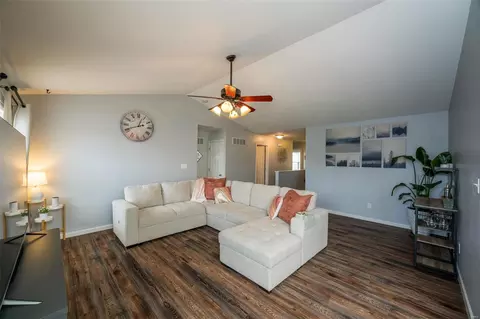 Living - 102 Marigold Mdws, O'fallon, MO 63368 photo 1 of 2