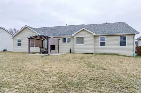 Exterior - 1167 Sunset Green Dr, O'fallon, MO 63366 photo 5 of 6