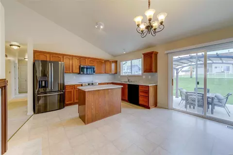 Kitchen - 1167 Sunset Green Dr, O'fallon, MO 63366 photo 2 of 4
