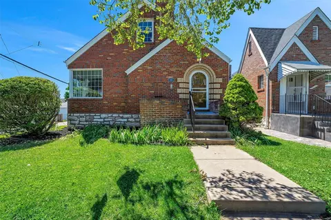 3477 Macklind Ave, Saint Louis, MO 63139