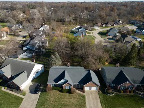 View/Area - 8 Stable Rdg, Saint Charles, MO 63301 photo 1 of 8