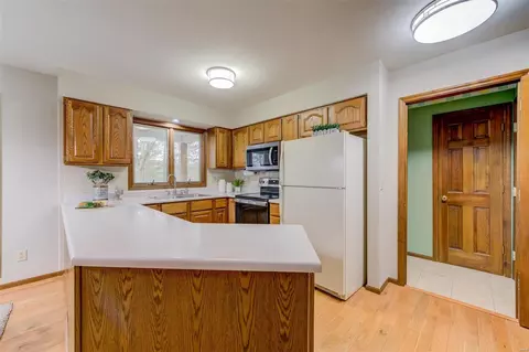 Kitchen - 8 Stable Rdg, Saint Charles, MO 63301 photo 2 of 6