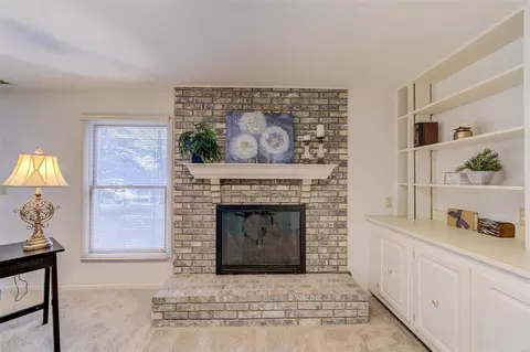 Living - 8 Stable Rdg, Saint Charles, MO 63301 photo 11 of 13