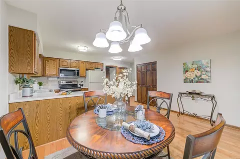 Dining - 8 Stable Rdg, Saint Charles, MO 63301 photo 5 of 5