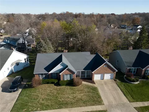 Exterior - 8 Stable Rdg, Saint Charles, MO 63301 photo 7 of 18