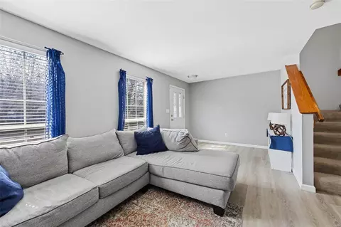 Living - 345 Heritage Commons Cir, O'fallon, MO 63368 photo 3 of 6