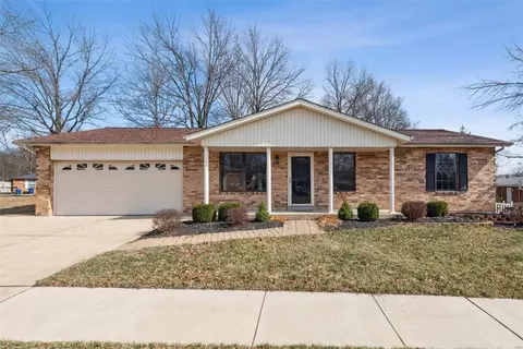 1759 San Luis Rey Pkwy, Fenton, MO 63026