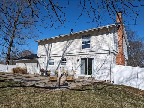 702 Muir View Dr, Ballwin, MO 63011 photo 3