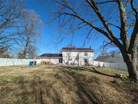 702 Muir View Dr, Ballwin, MO 63011 photo 2