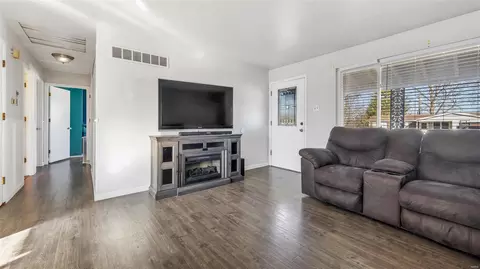Living - 316 Capri Dr, O'fallon, MO 63366 photo 3 of 4