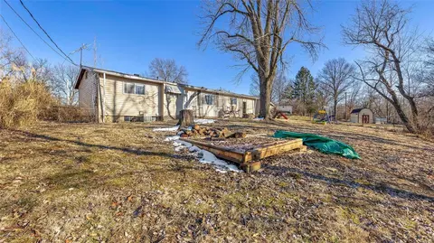 Exterior - 316 Capri Dr, O'fallon, MO 63366 photo 9 of 11