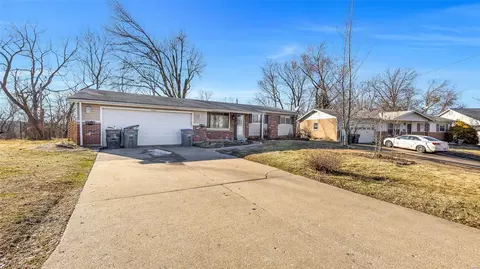 Exterior - 316 Capri Dr, O'fallon, MO 63366 photo 3 of 11
