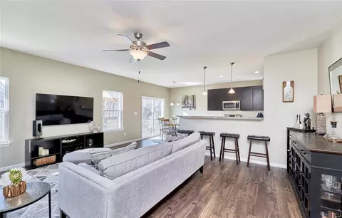 Living - 17434 Wyman Ridge Dr, Eureka, MO 63025 photo 2 of 5