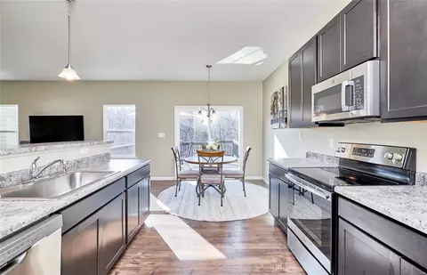 Kitchen - 17434 Wyman Ridge Dr, Eureka, MO 63025 photo 6 of 6