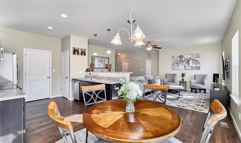 Dining - 17434 Wyman Ridge Dr, Eureka, MO 63025 photo 4 of 5