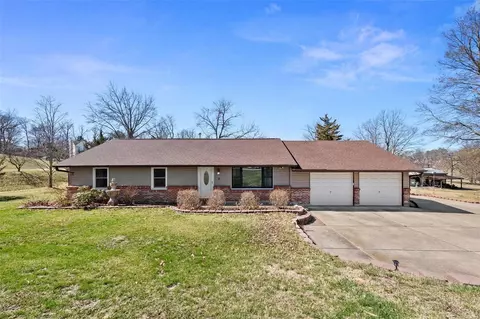 11 White Oak Ln, Saint Peters, MO 63376