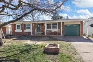 12472 Glencliff Dr, Maryland Heights, MO 63043