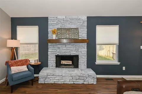 Living - 1494 Cochise Dr, O'fallon, MO 63366 photo 2 of 10