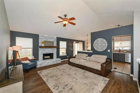 Living - 1494 Cochise Dr, O'fallon, MO 63366 photo 6 of 10