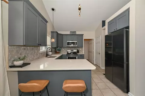 Kitchen - 1494 Cochise Dr, O'fallon, MO 63366 photo 6 of 6