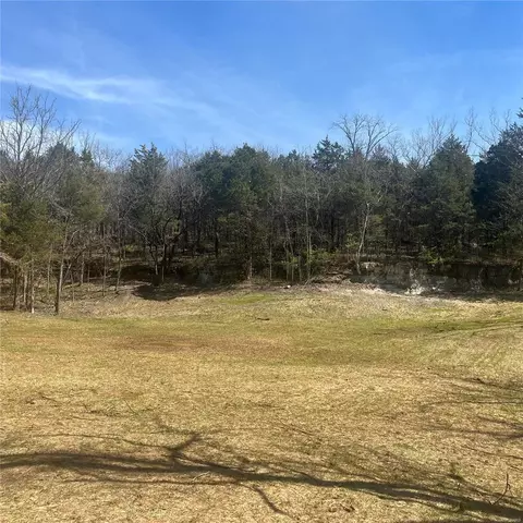 5 Franz Rd, Eureka, MO 63025