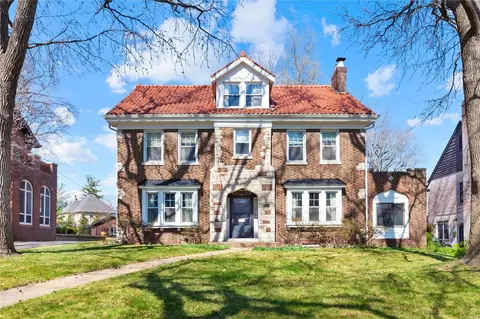 7337 Maryland Ave, University City, MO 63130
