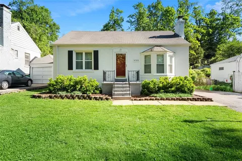 9705 Greenwood Ter, Saint Louis, MO 63119