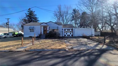 6261 Hancock Ave, Berkeley, MO 63134