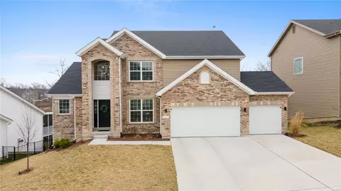 621 Creek Bend Dr, Lake Saint Louis, MO 63367