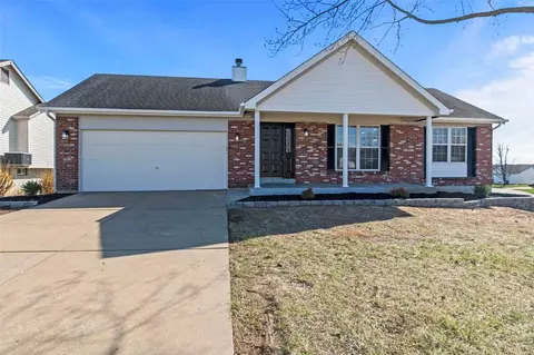 400 Silverwood Ct, Saint Peters, MO 63376