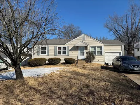 1139 Darr Dr, Saint Louis, MO 63137