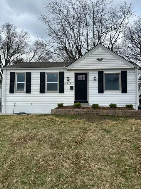 4329 Garden Park Ct, Saint Louis, MO 63123