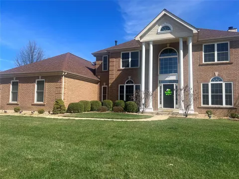 207 Evesham W, Lake Saint Louis, MO 63367
