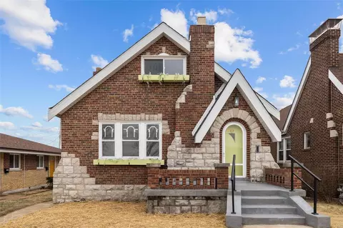 3208 Watson Rd, Saint Louis, MO 63139