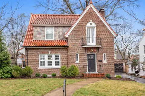 7526 Cornell Ave, University City, MO 63130