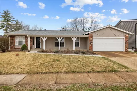 1356 Green Elm Dr, Fenton, MO 63026