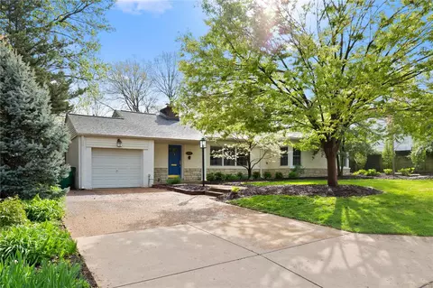1450 Andrew Dr, Warson Woods, MO 63122