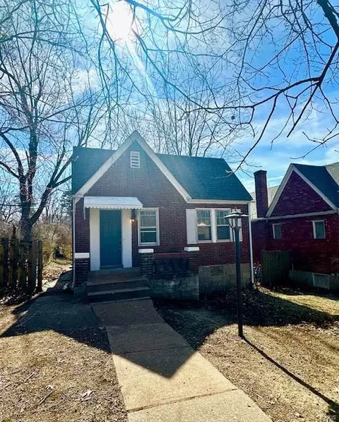 8833 Alva Ave, Saint Louis, MO 63121