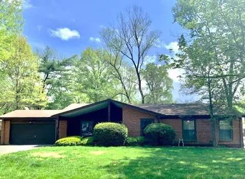 305 Monteith Dr, Ellisville, MO 63011