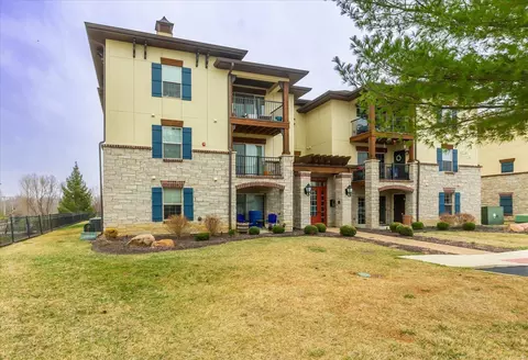 723 Bordeaux Way, Saint Peters, MO 63376