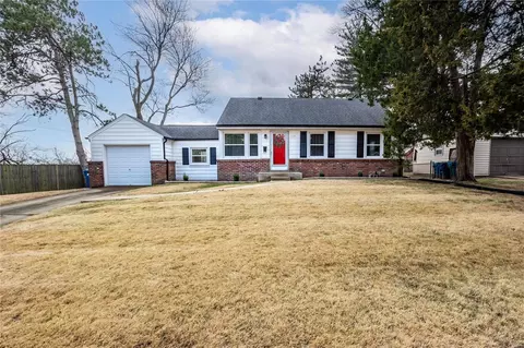 1177 Fairlight Ct, Saint Louis, MO 63132
