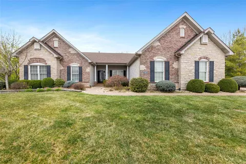 315 Peruque Ridge Ct, Wentzville, MO 63385