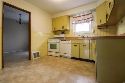 4134 Upton Ct, Saint Louis, MO 63116 photo 6