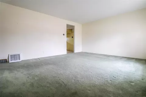 4134 Upton Ct, Saint Louis, MO 63116 photo 3