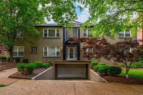 7514 Oxford Dr #5, Saint Louis, MO 63105