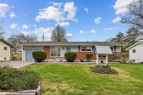 10728 Willinda Dr, Saint Louis, MO 63123
