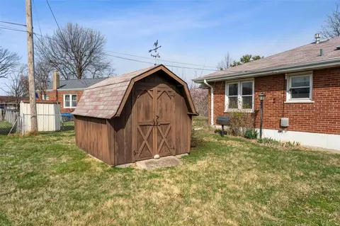 9508 Sequoia Ct, Affton, MO 63123 photo 15